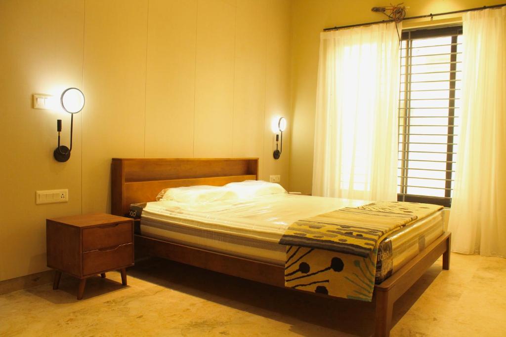 Deluxe Queen Bedroom